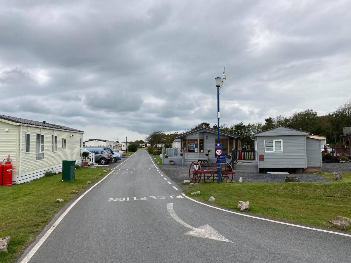 Holiday In Caravan Millom Exterior foto