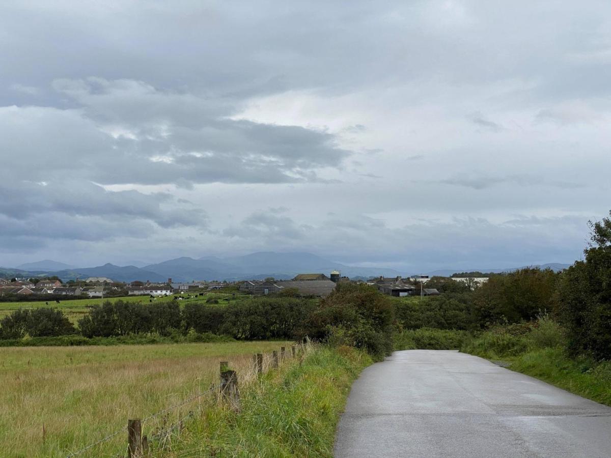 Holiday In Caravan Millom Exterior foto